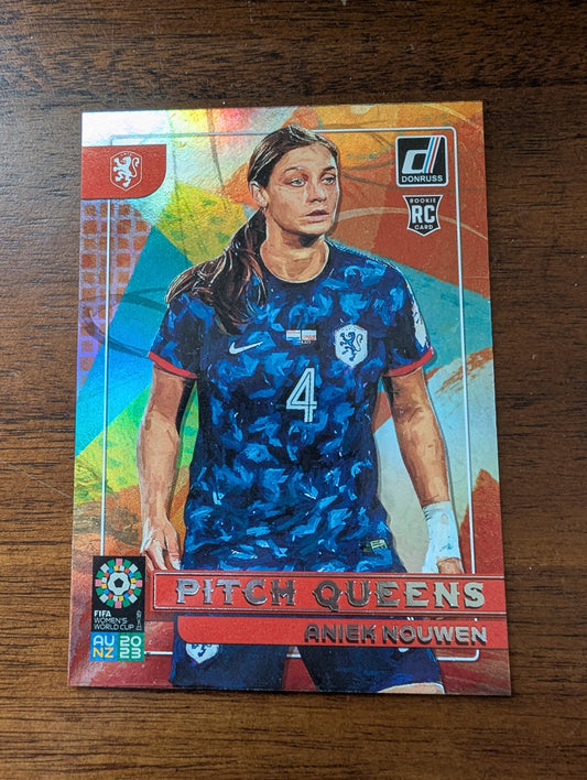 2023 Donruss FIFA Women's World Cup - Aniek Nouwen - Netherlands - Pitch Queens - Rookie - #16