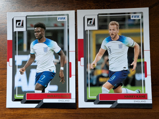 FIFA 2022-23 Panini Donruss - Base - Bukayo Saka #26 - Harry Kane #28 - England